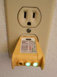 Circuit Teser plugged in showing correct polarity